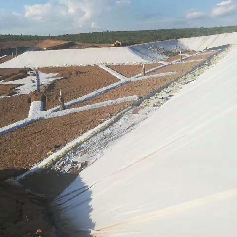 復合土工膜防滲性能成敗的關(guān)鍵所在?